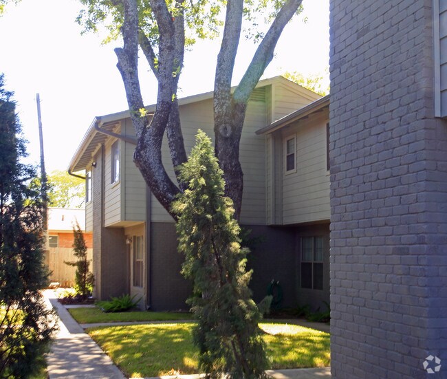 Polaris Townhomes 2101 Polaris Ave Austin TX 78757 Apartment Finder