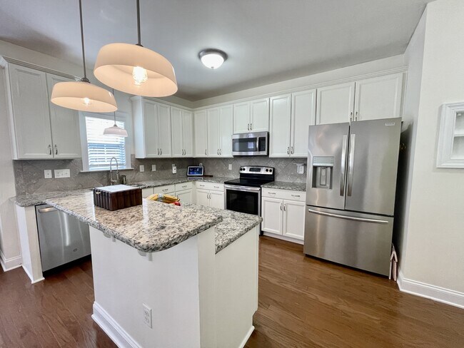 Building Photo - 126 Watchmen Ln