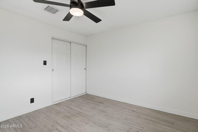 Building Photo - 8307 E Clarendon Ave