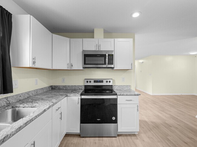 Building Photo - 103 Oakwood Ct