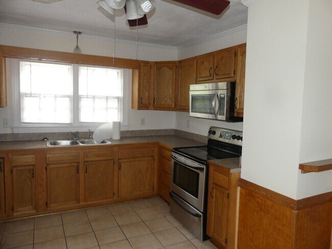 Building Photo - 100 Lodge Rd