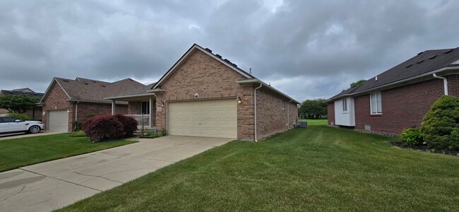 Building Photo - 40184 Long Horn Dr