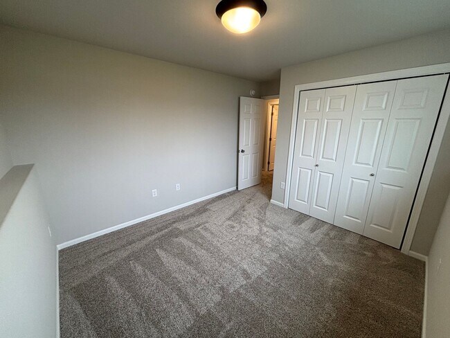 Building Photo - Stunning 3 Bed, 2 Bath New Build – 1,800 S...