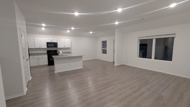 Building Photo - 1405 E Latium St