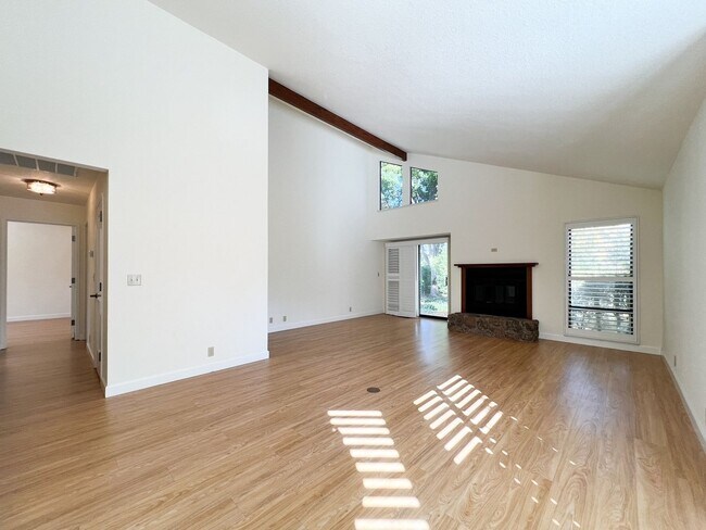 Building Photo - St. Helena – Spacious Two-Bedroom, Two-Bat...
