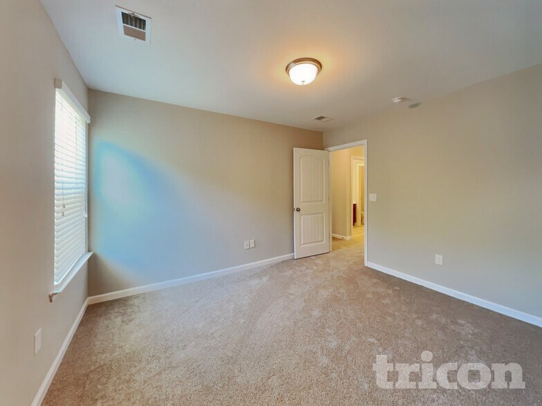 Building Photo - 162 Eventine Way