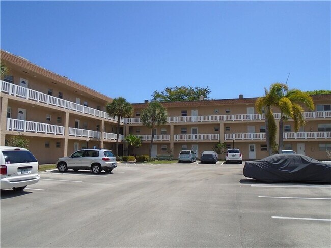 Building Photo - 608 SW Natura Blvd