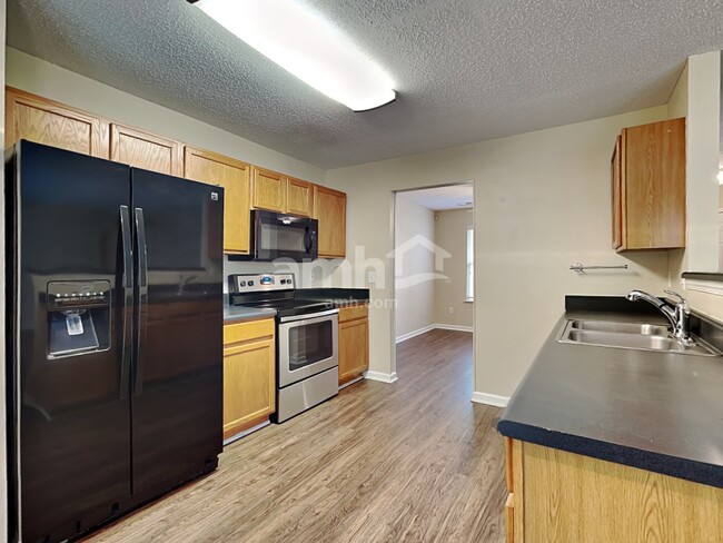 Building Photo - 515 Kingsman Ln