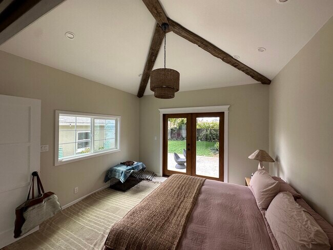 Master Bedroom Suite - 1029 Chautauqua Blvd