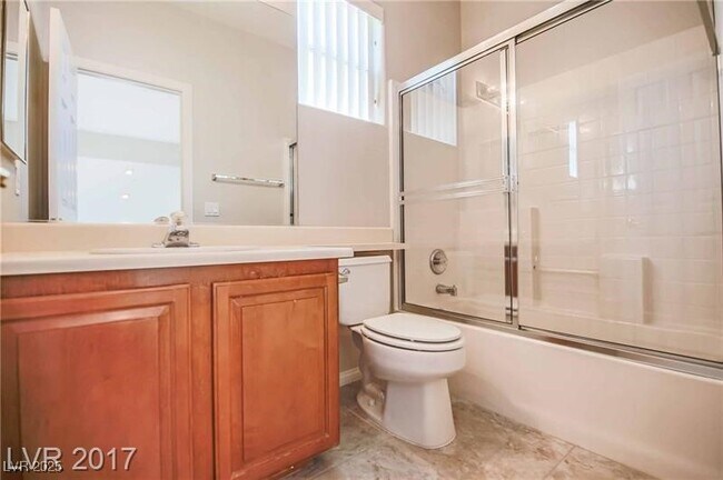 Building Photo - 348 Lakewood Garden Dr
