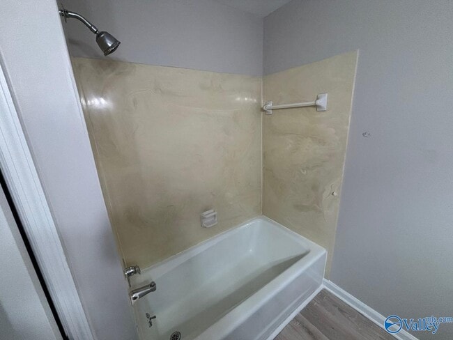 Building Photo - 1305 Hiwan Trail SE