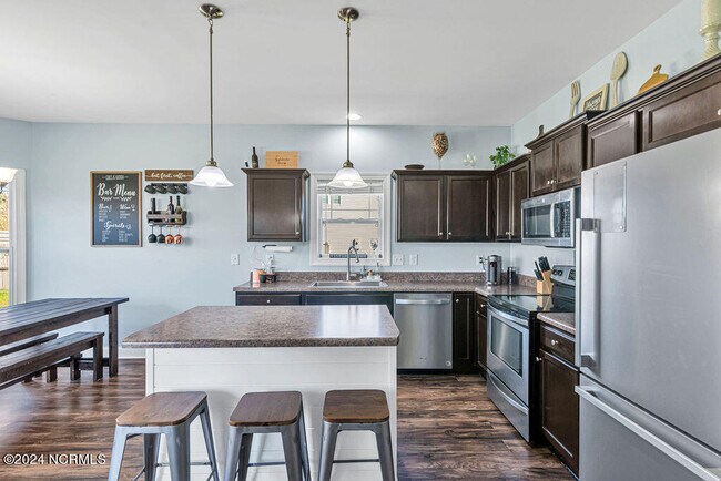 Building Photo - 103 Prelude Dr