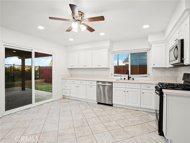 Building Photo - 39580 Medina Ct
