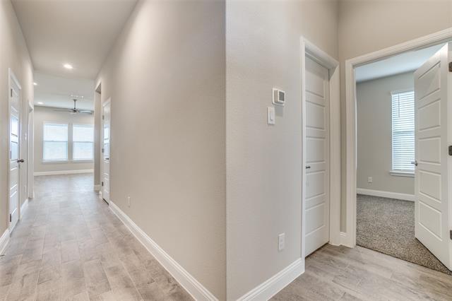 Building Photo - 2217 Redwing Dr