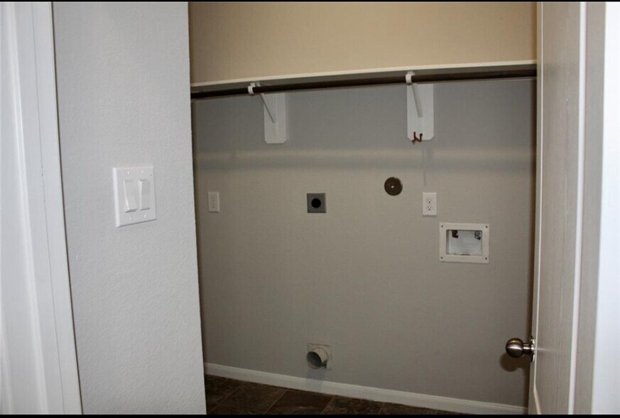 Building Photo - 5107 Misty Ln