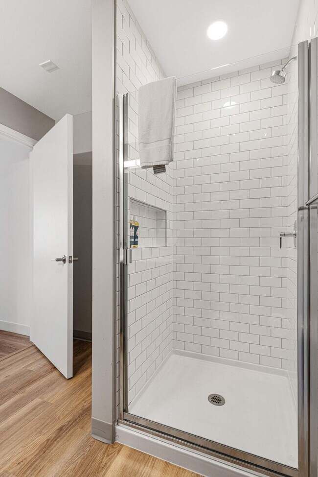 Building Photo - 853 W Blackhawk St