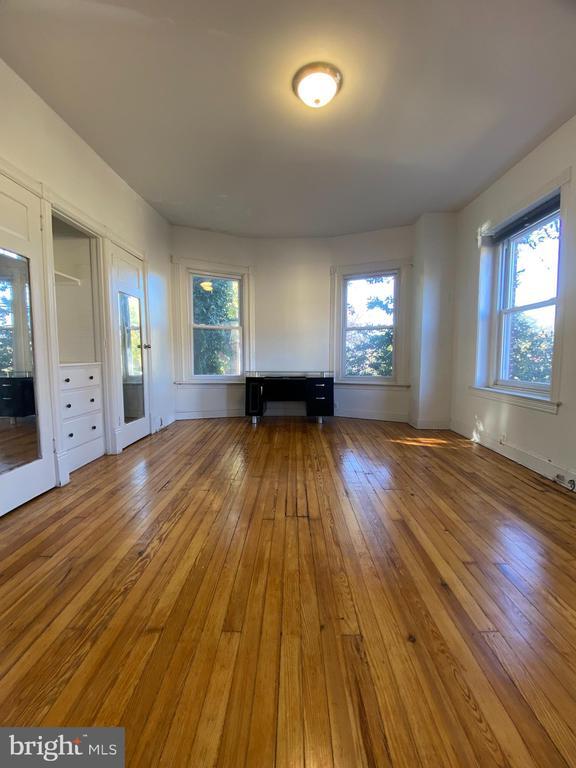 Building Photo - 416 S 45th St
