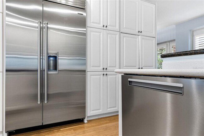 Building Photo - 515 5th Ave NE