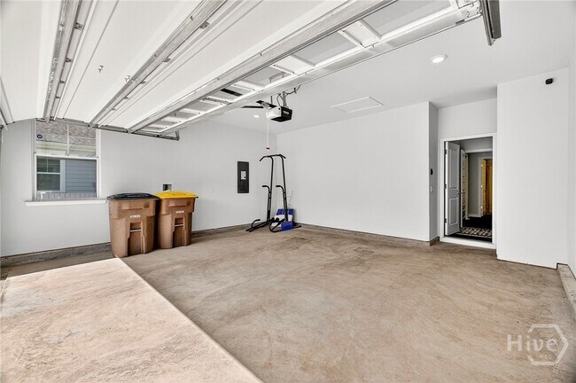 Building Photo - 170 Holloway Hl