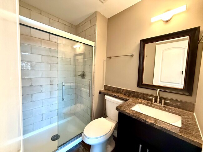 Building Photo - 298 Maplewood Ct