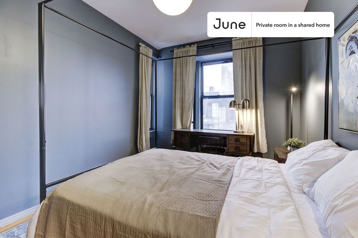 Building Photo - Private bedroom in 4 bed/1 bath Home