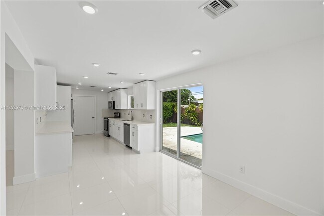 Building Photo - 10501 SW 53rd St