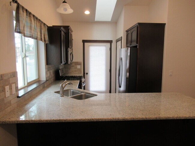 Building Photo - Beautiful home in CDA