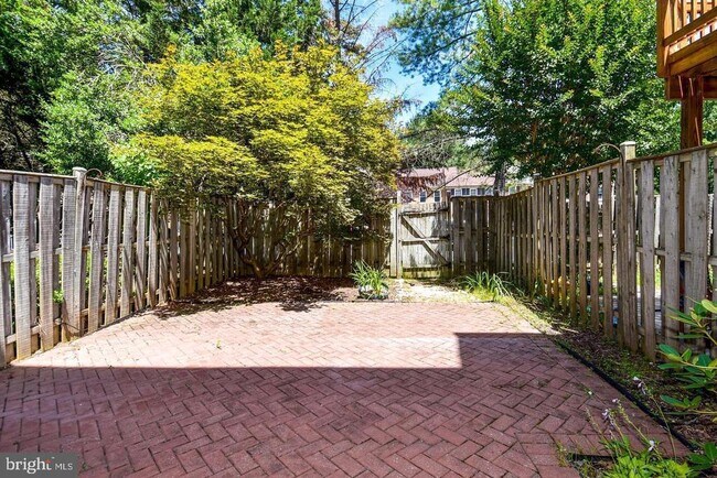 Building Photo - 10451 Malone Ct