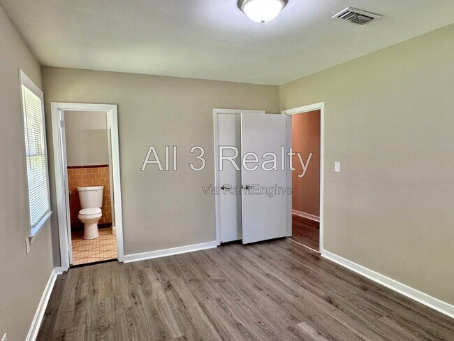 Building Photo - 3719 Bridlewood Dr
