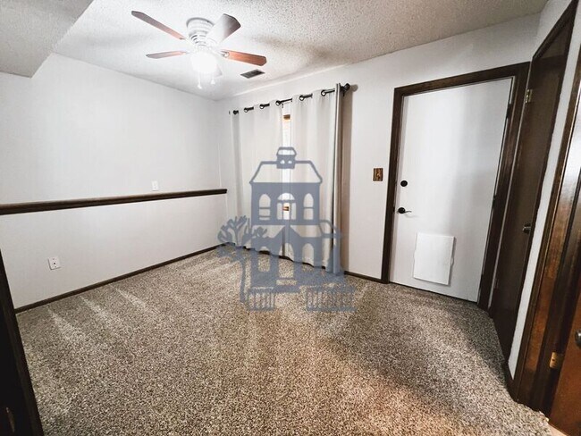 Building Photo - 5419 Alteza Dr