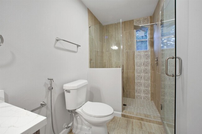 Building Photo - 15815 Baytree Dr