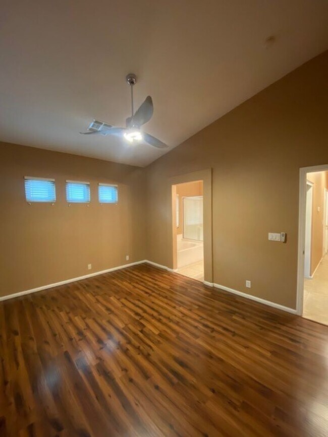 Building Photo - Beautiful 3-Bedroom Home with Vaulted Ceilings & Private Fenced Yard