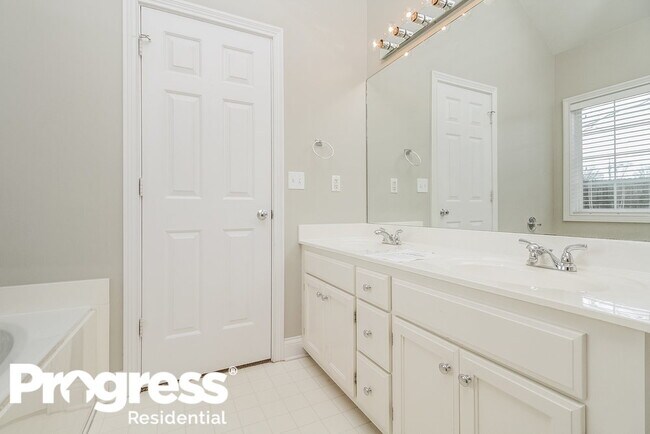 Building Photo - 2129 Kenowick Ct