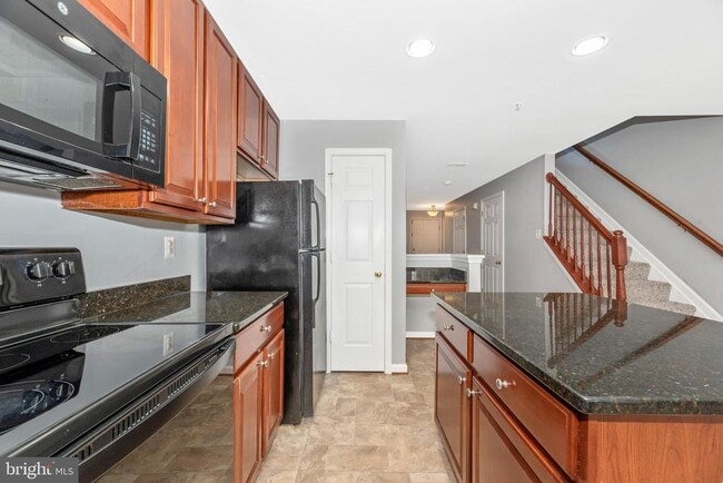 Building Photo - 618 Cawley Dr