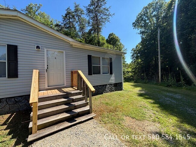 Building Photo - 6456 Back Creek Rd