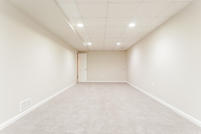 Building Photo - 2012 Russet Meadows Ct