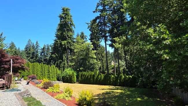 Building Photo - Heart of Puyallup Stunner; a Must See!