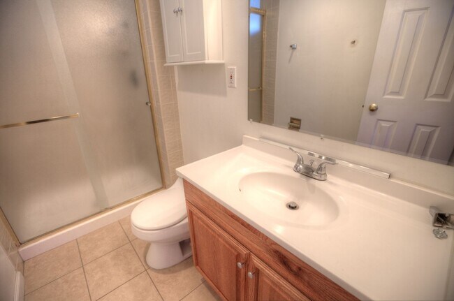 Building Photo - Lovely 3-Bedroom, 2-Bath Home - Parkmont A...