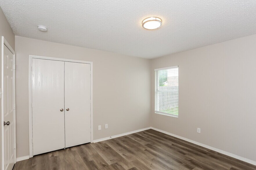 Building Photo - 6019 Guilia Dr