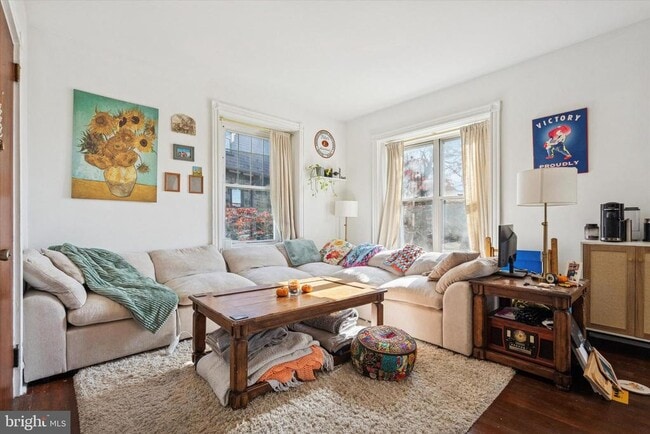 Building Photo - 344 Green Ln