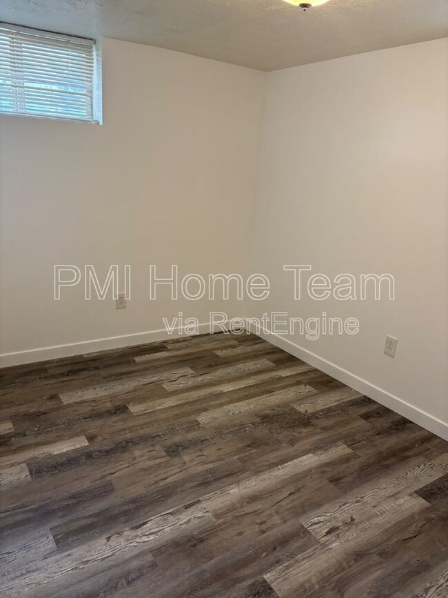 Building Photo - 732 Campbell Heights