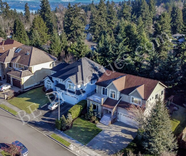 Building Photo - Beautiful Federal Way Home