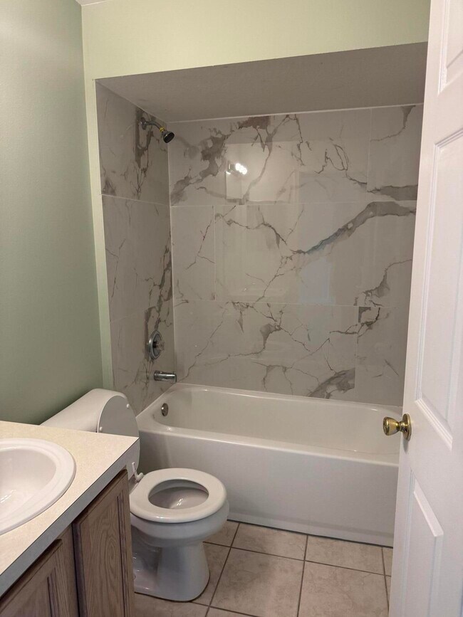 Building Photo - 3825 SW Kakopo St