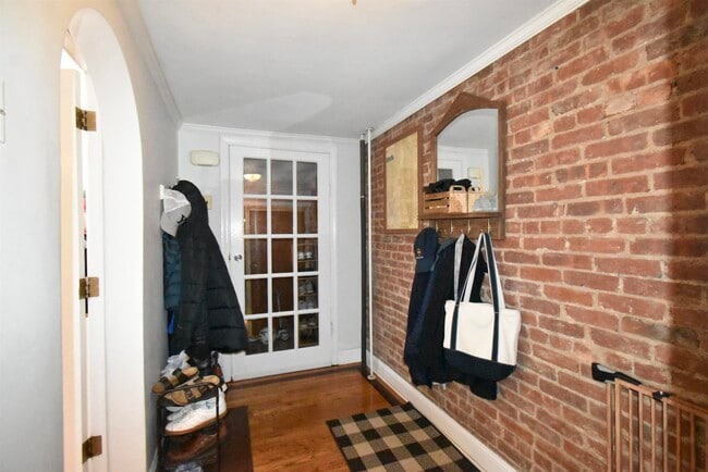 Building Photo - 214 8th St