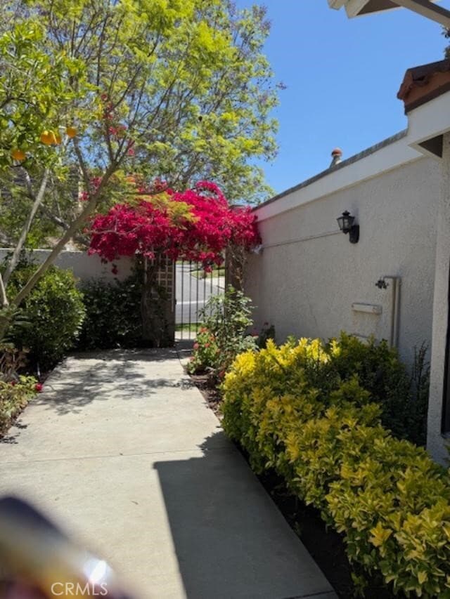 Building Photo - 5105 Avenida Despacio