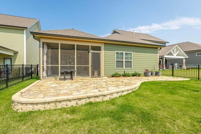 Building Photo - 5038 Shelterwood Dr NE