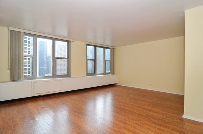 Building Photo - 400 E Randolph St