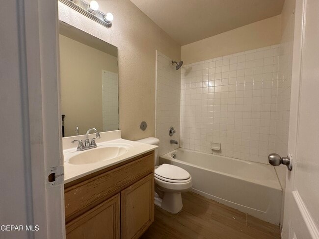 Building Photo - 13098 Oscar Chacon