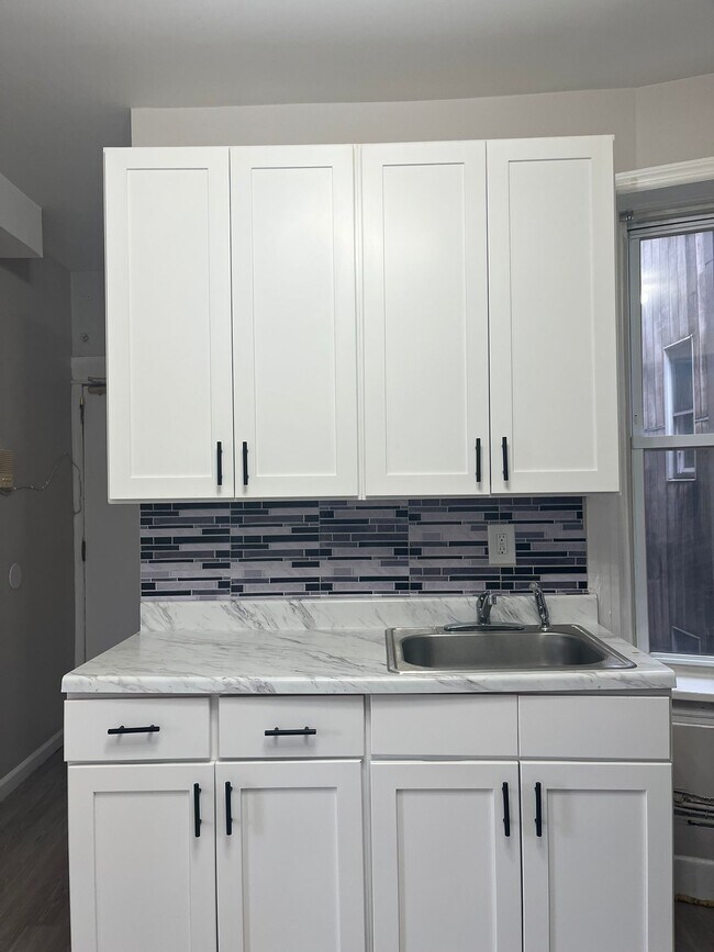 Building Photo - 489 Kennedy Blvd