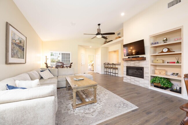 Building Photo - 45703 Spyglass Hill St